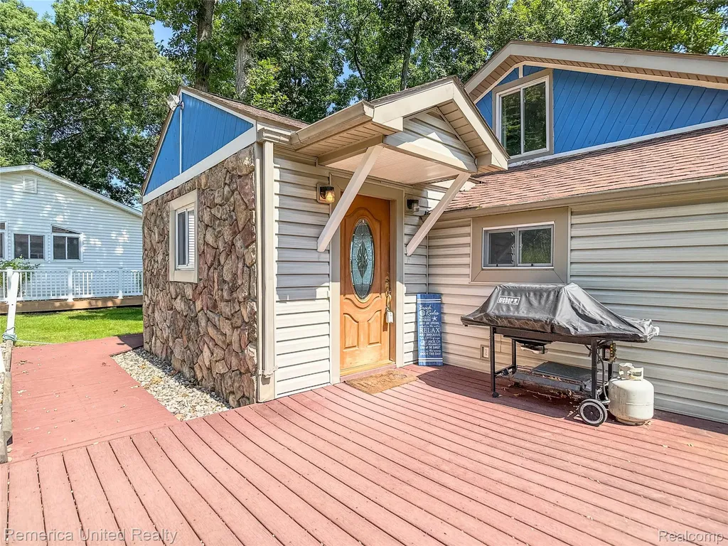 16431 Oak Hill Drive Argentine Township MI 48430