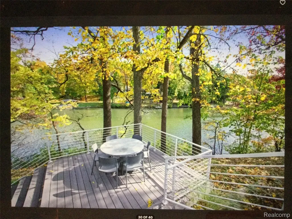 2510 Thornapple River Drive SE Cascade Charter Township MI 49546