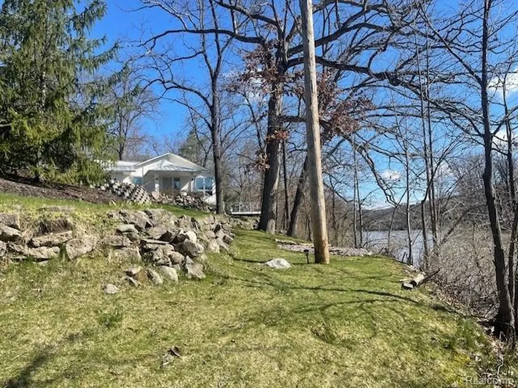 2510 Thornapple River Drive SE Cascade Charter Township MI 49546
