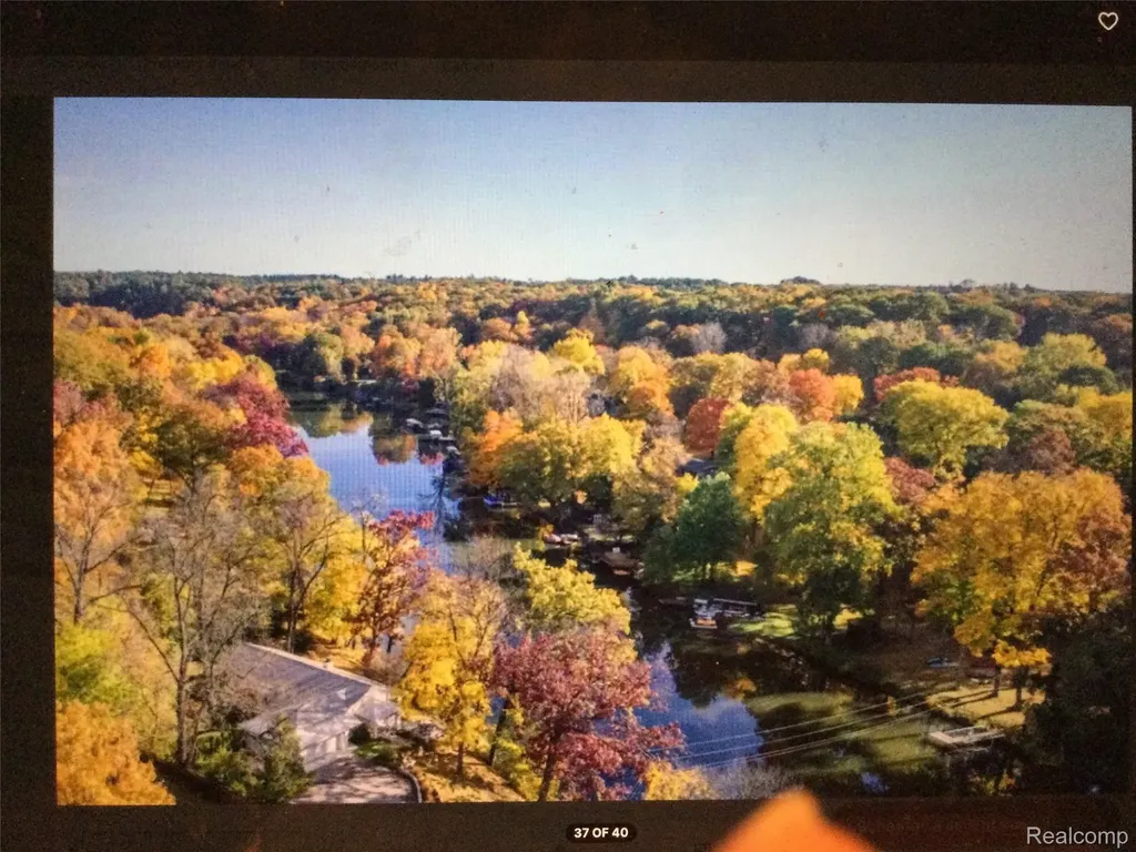 2510 Thornapple River Drive SE Cascade Charter Township MI 49546
