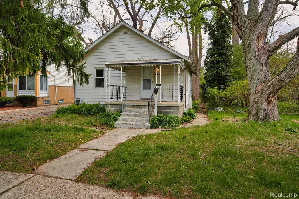 20426 Salem Street Detroit City MI 48219