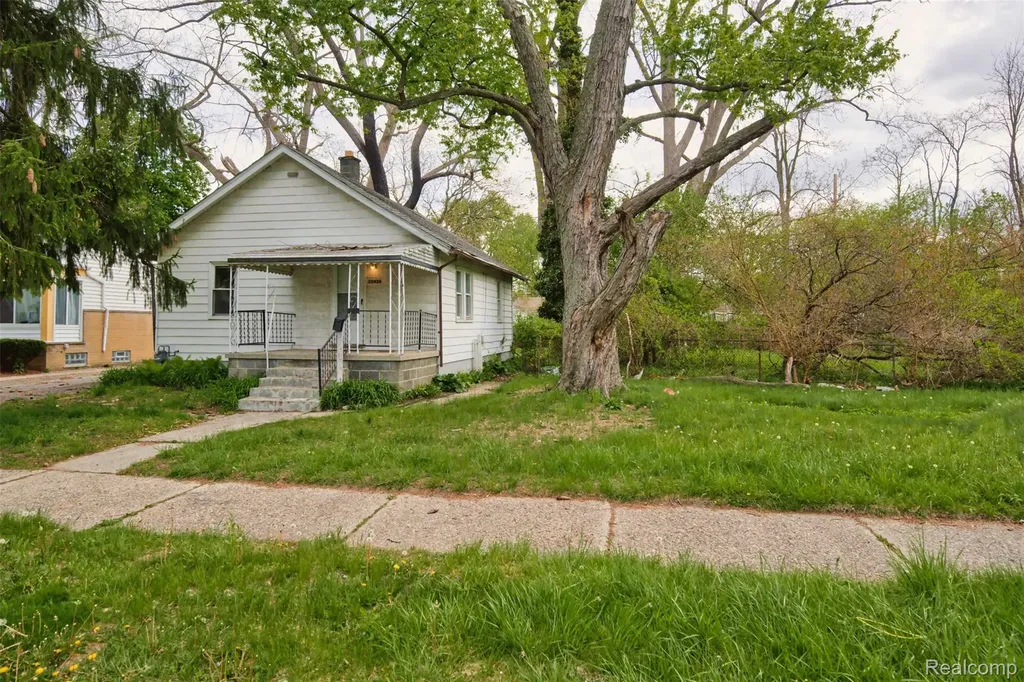 20426 Salem Street Detroit City MI 48219