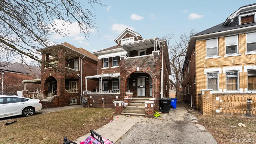 2962 Fullerton Detroit City MI 48238