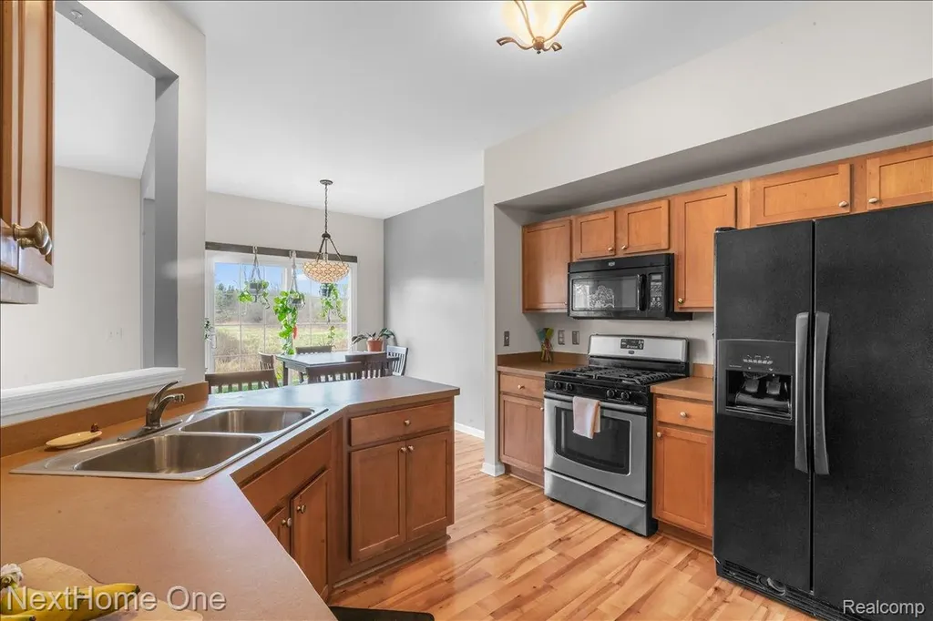 560 Dockside Circle Holly Township MI 48442