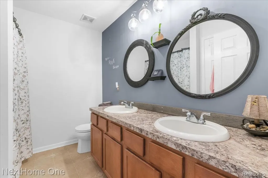 560 Dockside Circle Holly Township MI 48442