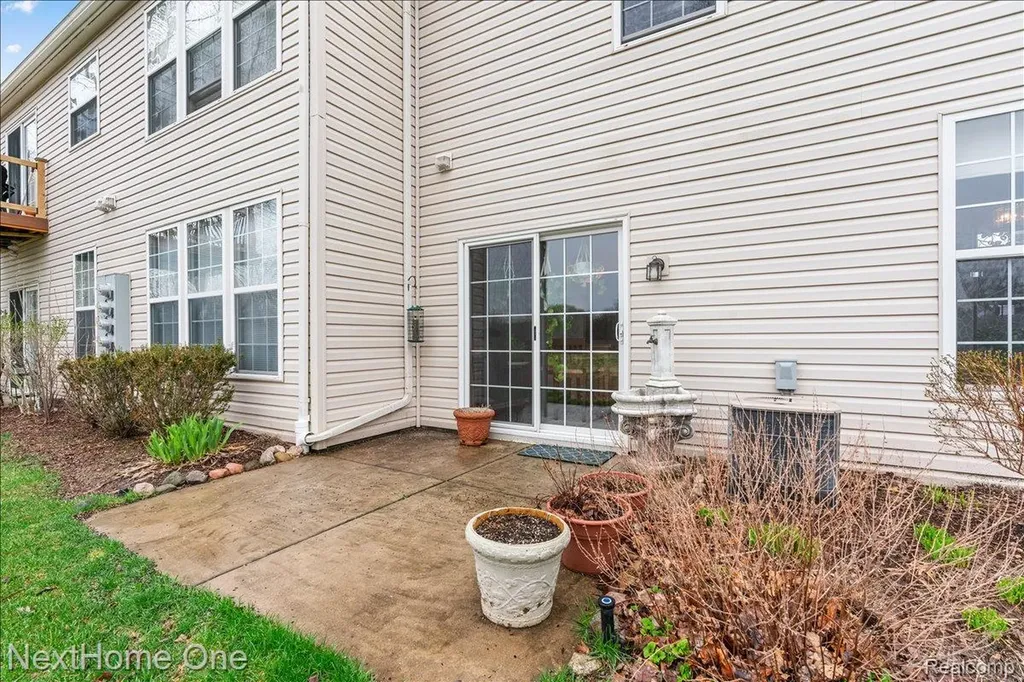 560 Dockside Circle Holly Township MI 48442