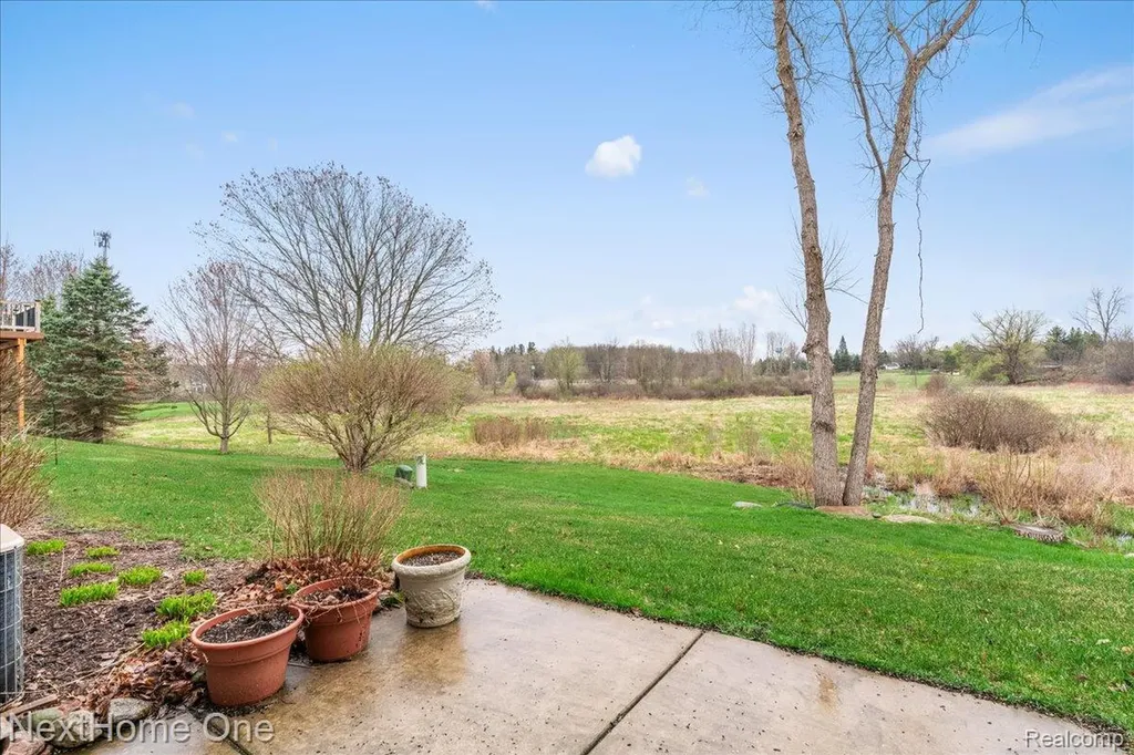 560 Dockside Circle Holly Township MI 48442
