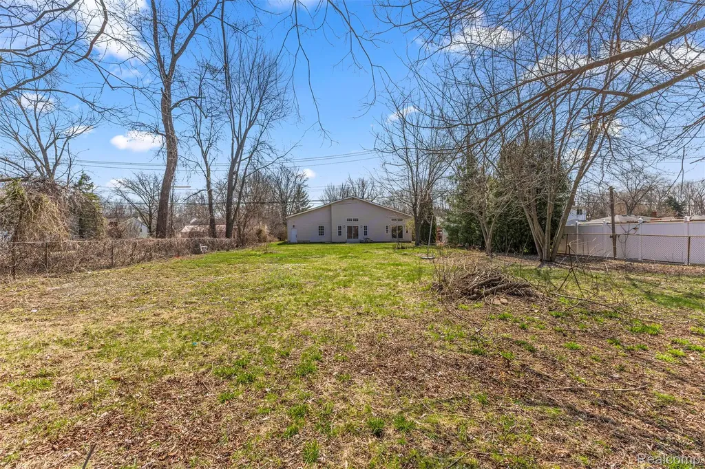 29940 Bock Street Garden City City MI 48135