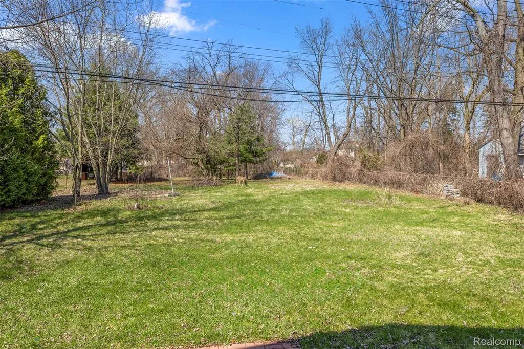 29940 Bock Street Garden City City MI 48135