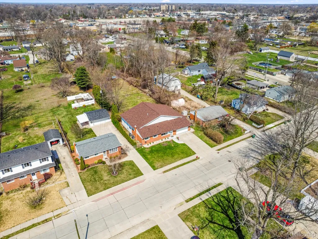 29940 Bock Street Garden City City MI 48135