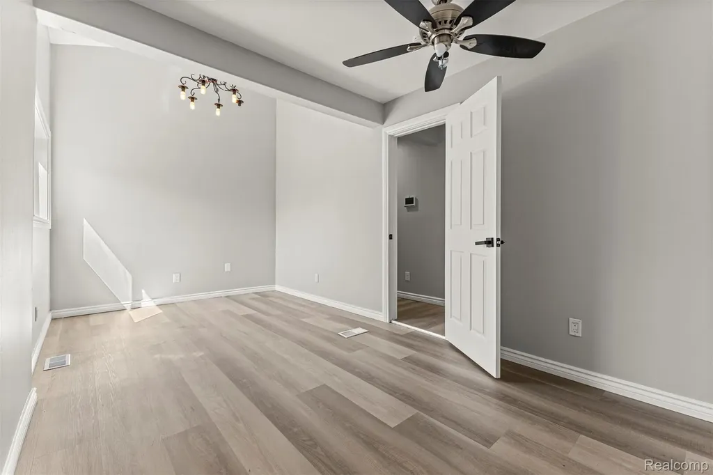 29940 Bock Street Garden City City MI 48135