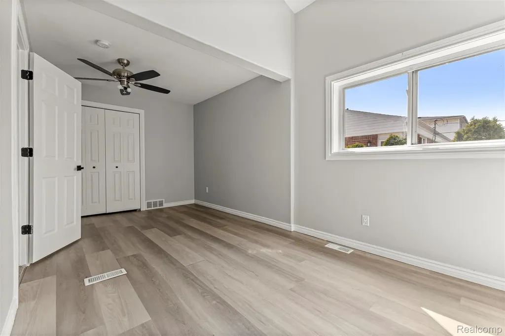29940 Bock Street Garden City City MI 48135