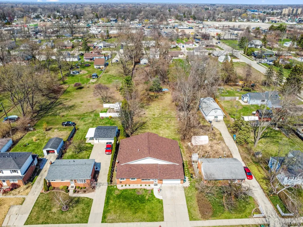 29940 Bock Street Garden City City MI 48135