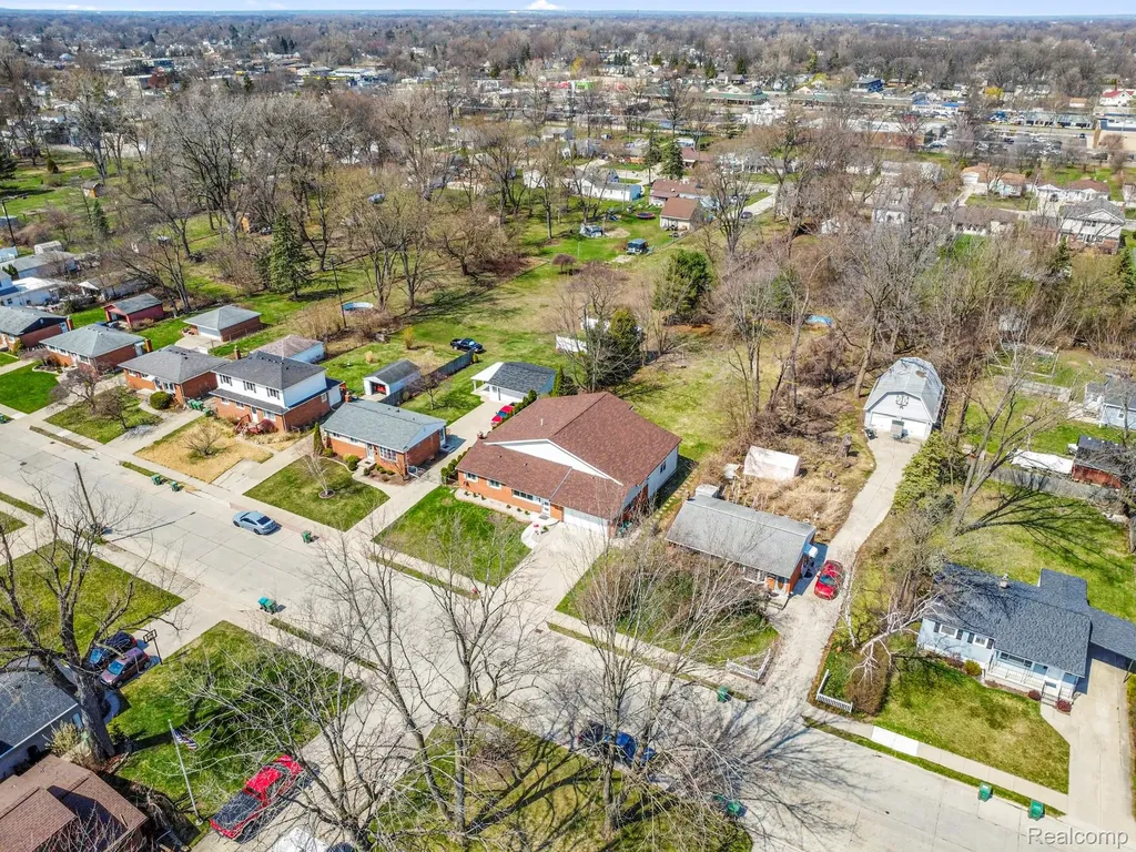 29940 Bock Street Garden City City MI 48135