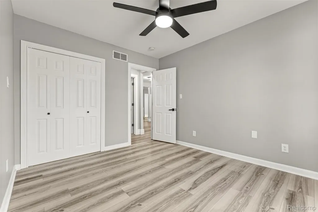29940 Bock Street Garden City City MI 48135