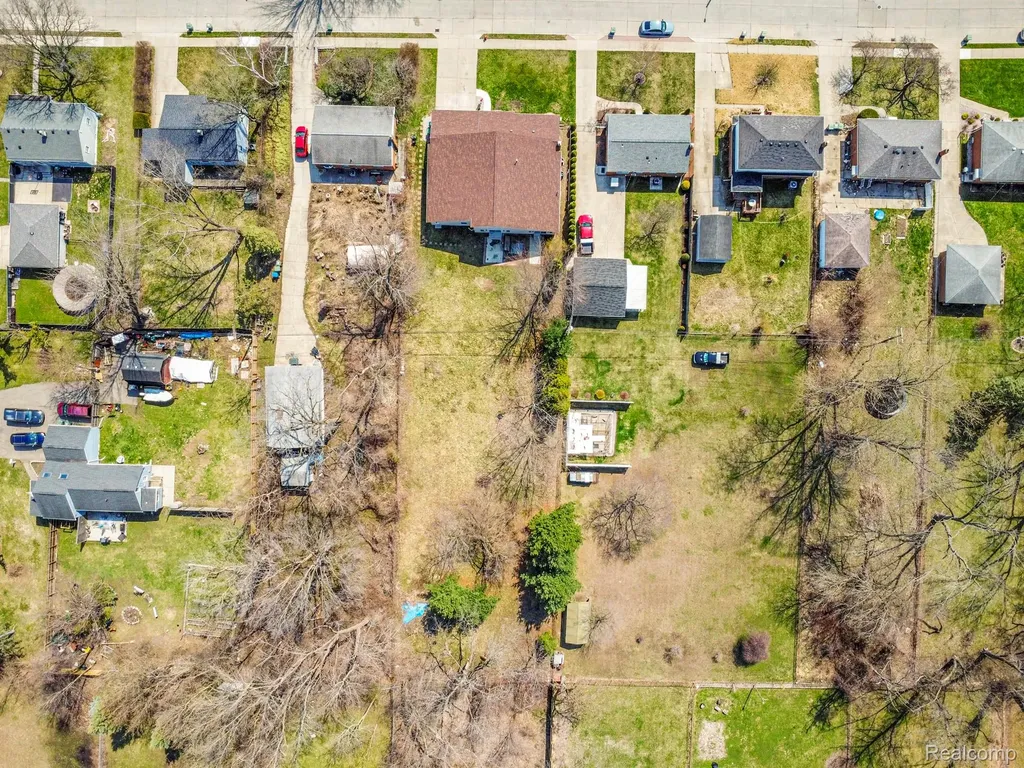 29940 Bock Street Garden City City MI 48135
