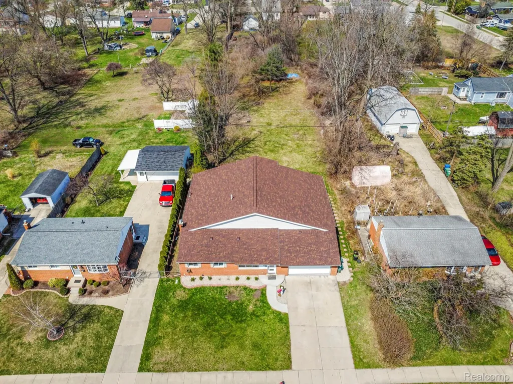 29940 Bock Street Garden City City MI 48135