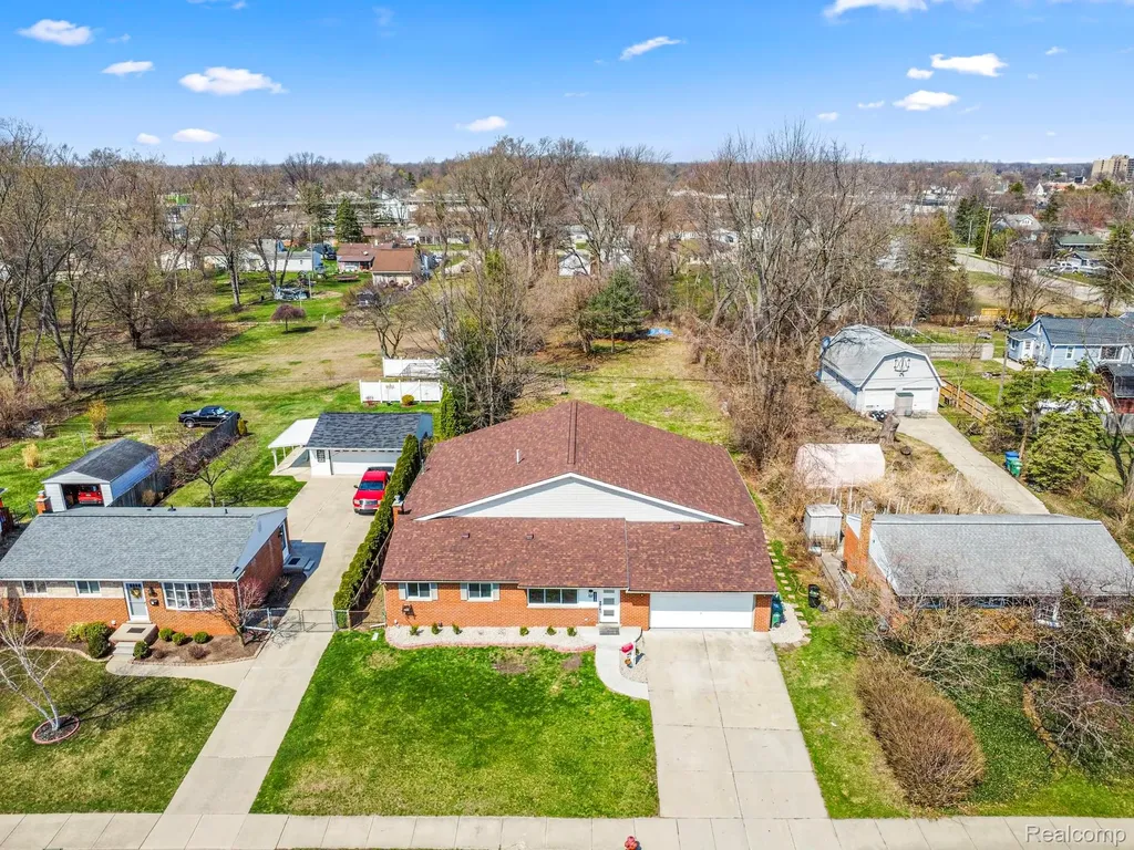 29940 Bock Street Garden City City MI 48135