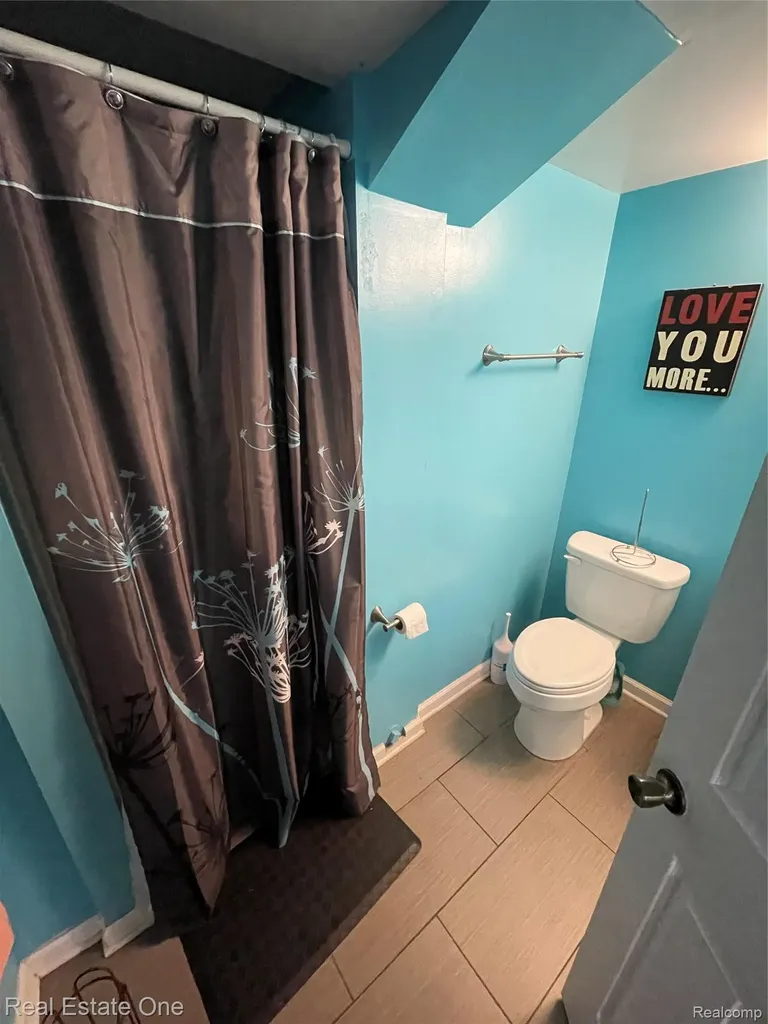 24738 Cashmere Court Southfield City MI 48033