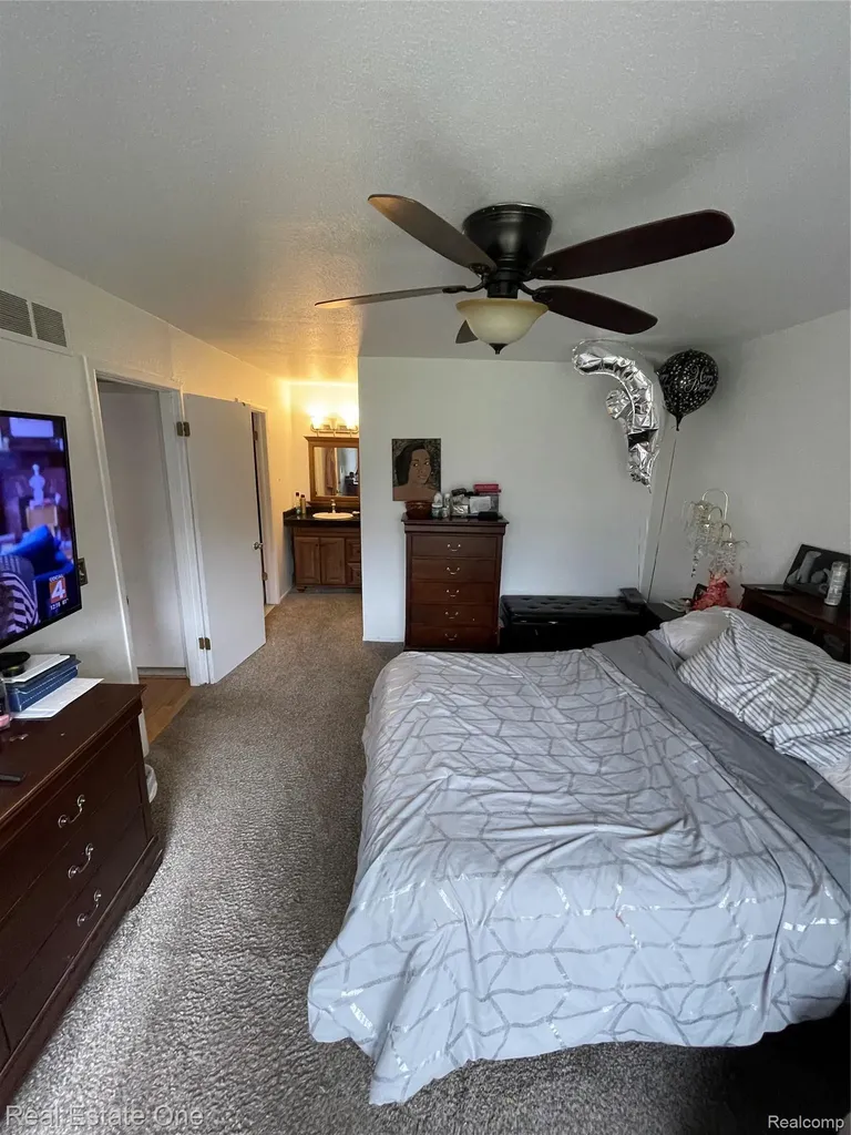 24738 Cashmere Court Southfield City MI 48033
