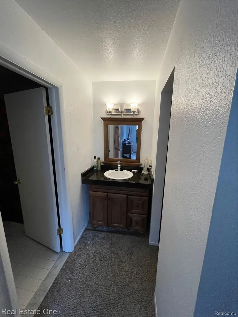 24738 Cashmere Court Southfield City MI 48033