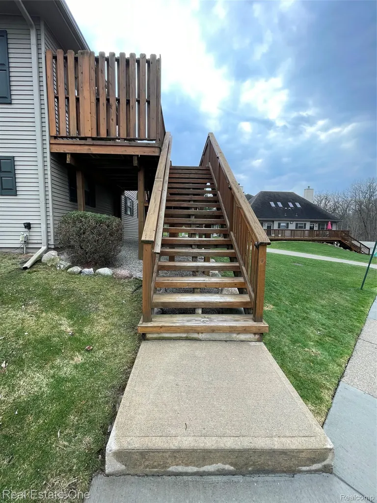 24738 Cashmere Court Southfield City MI 48033