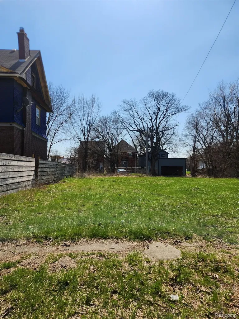 306 Melbourne Street Detroit City MI 48202