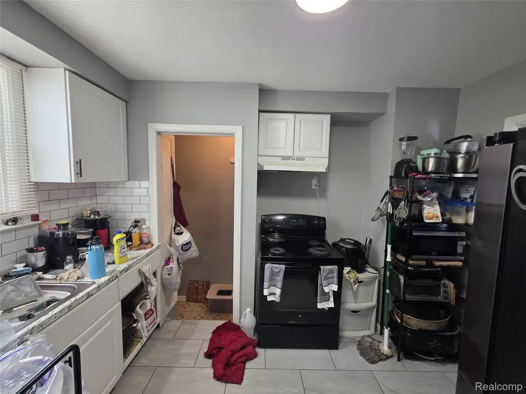 6375 Radnor Street Detroit City MI 48224