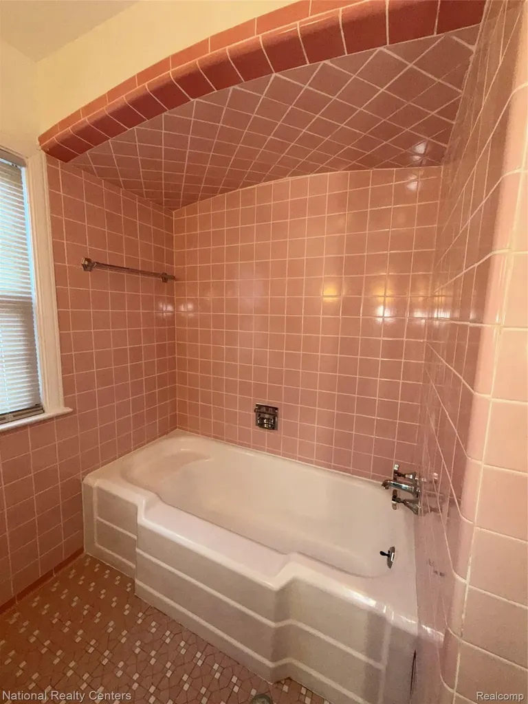 18400 Woodingham Drive Detroit City MI 48221