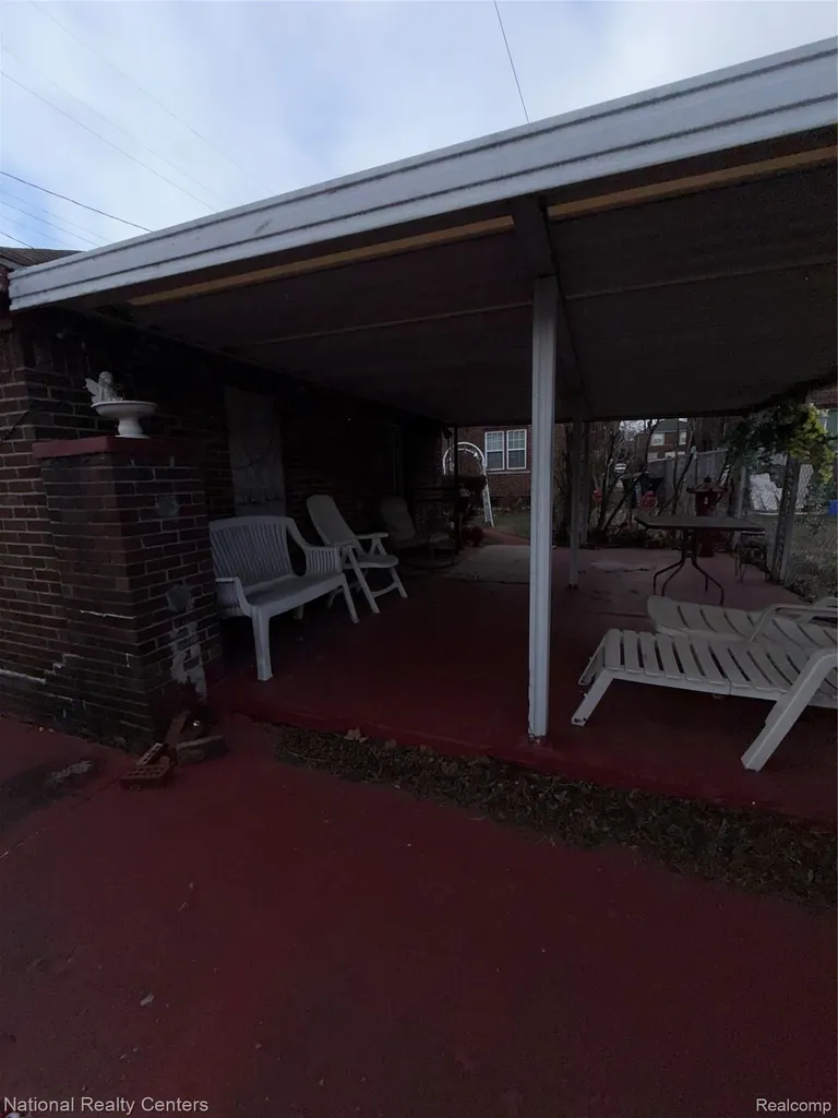18400 Woodingham Drive Detroit City MI 48221