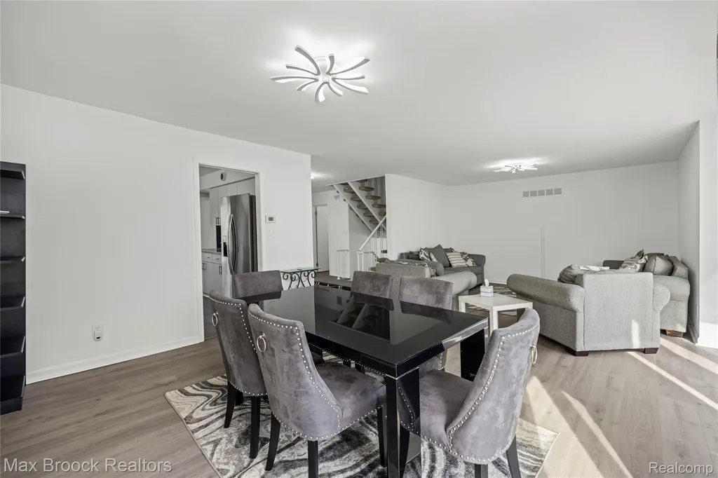 7451 Pebble Point West Bloomfield Charter Township MI 48322
