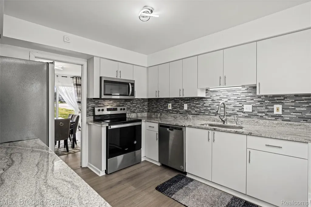7451 Pebble Point West Bloomfield Charter Township MI 48322