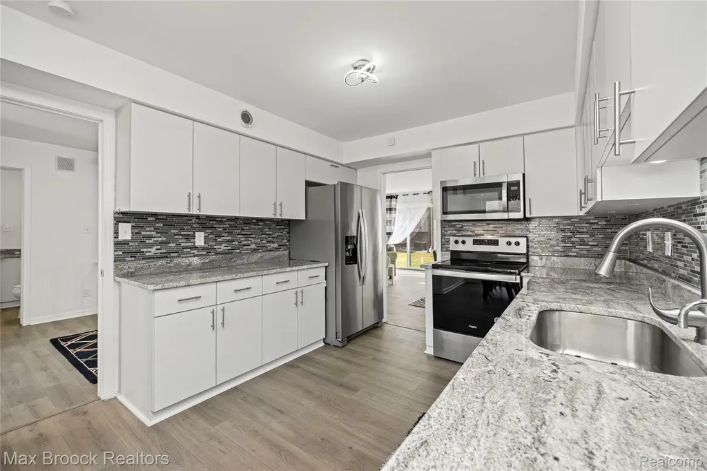 7451 Pebble Point West Bloomfield Charter Township MI 48322