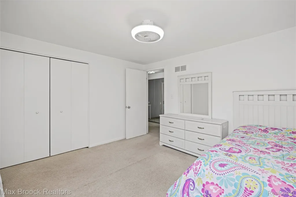 7451 Pebble Point West Bloomfield Charter Township MI 48322