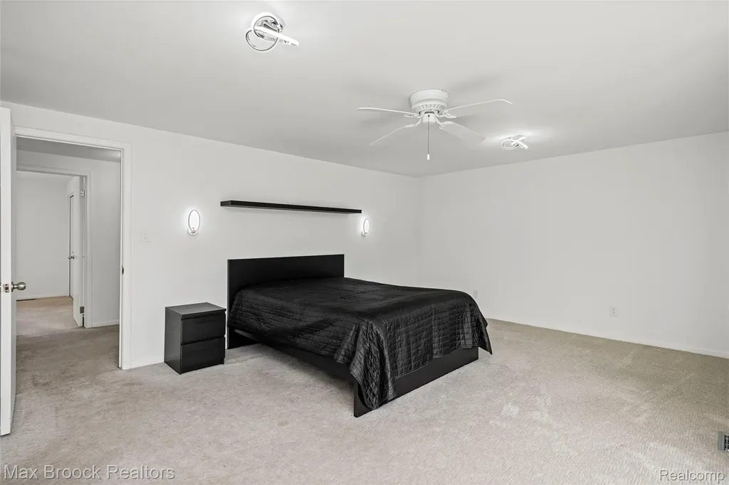 7451 Pebble Point West Bloomfield Charter Township MI 48322