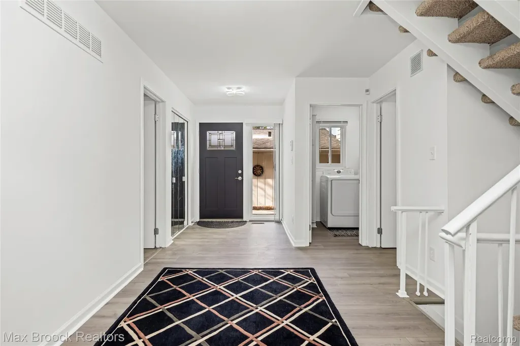 7451 Pebble Point West Bloomfield Charter Township MI 48322