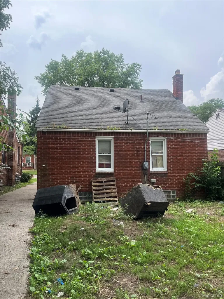 19338 Waltham Street Detroit City MI 48205