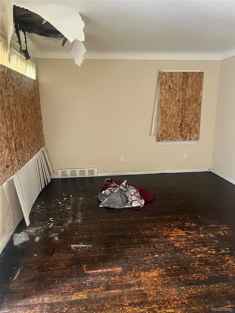 19338 Waltham Street Detroit City MI 48205