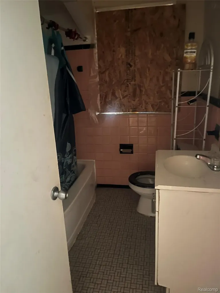 19338 Waltham Street Detroit City MI 48205