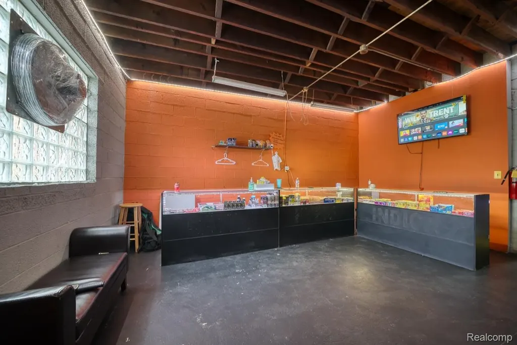 10325 Cadieux Road Detroit City MI 48224