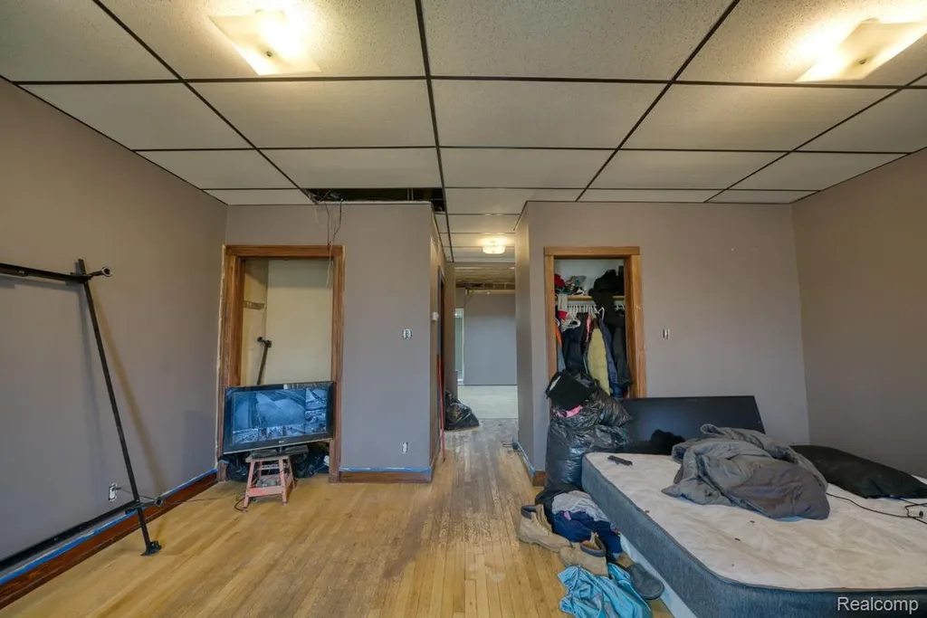 10325 Cadieux Road Detroit City MI 48224