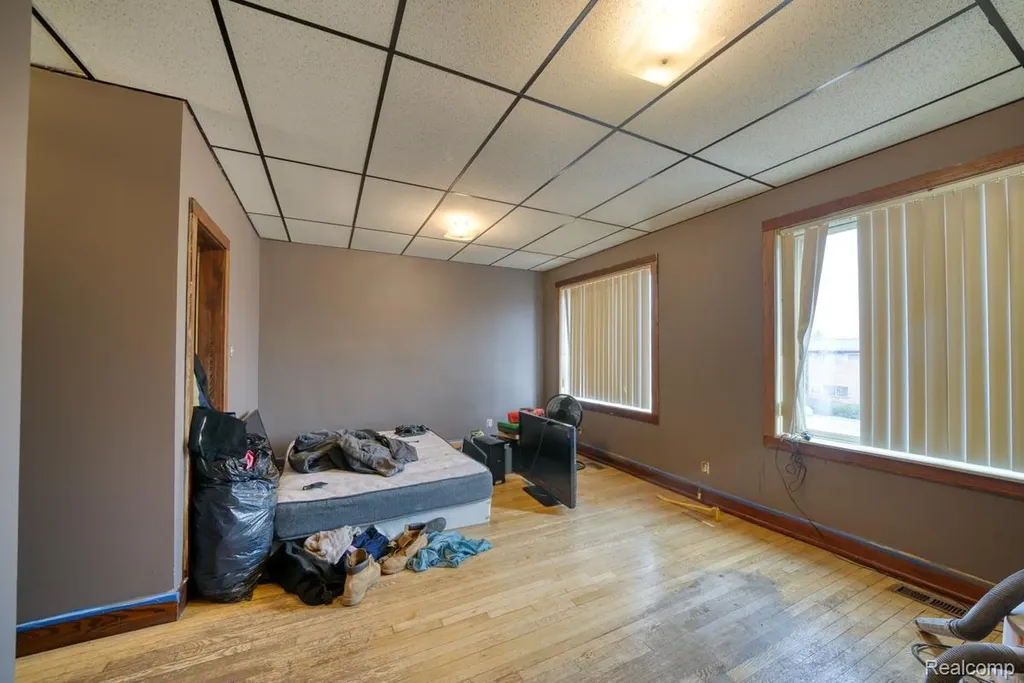 10325 Cadieux Road Detroit City MI 48224