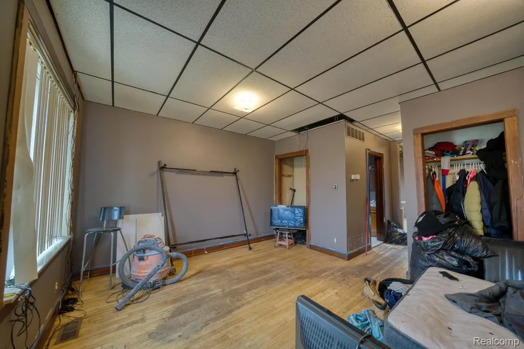 10325 Cadieux Road Detroit City MI 48224