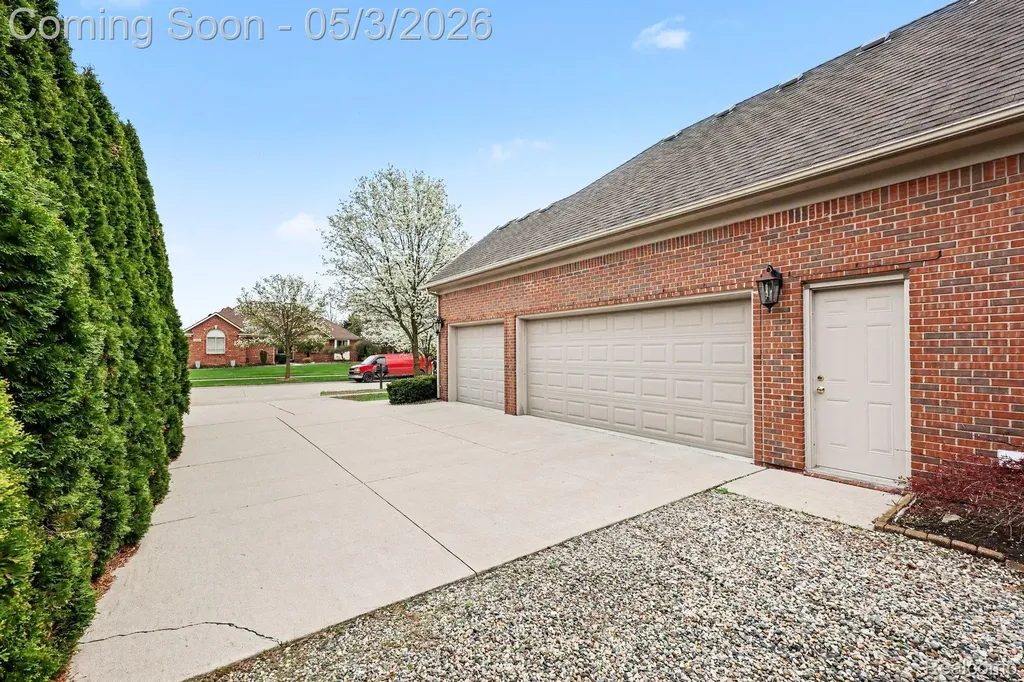 13823 Blue Beech Lane Shelby Charter Township MI 48315