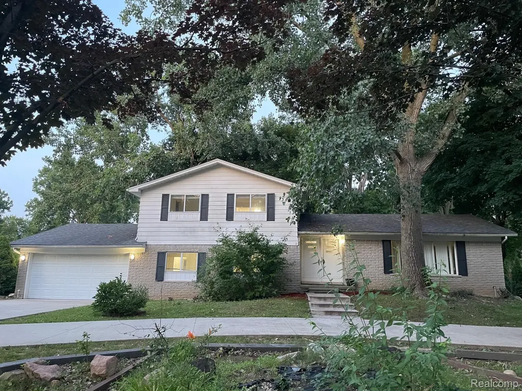 7421 Heather Heath West Bloomfield Charter Township MI 48322