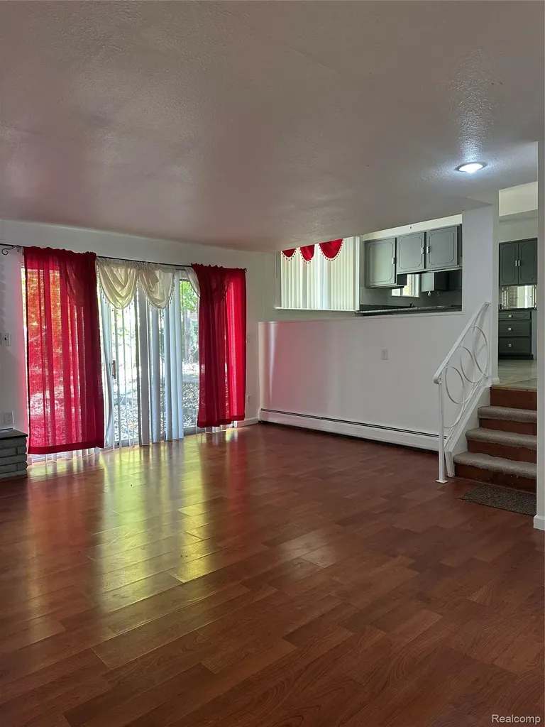 7421 Heather Heath West Bloomfield Charter Township MI 48322