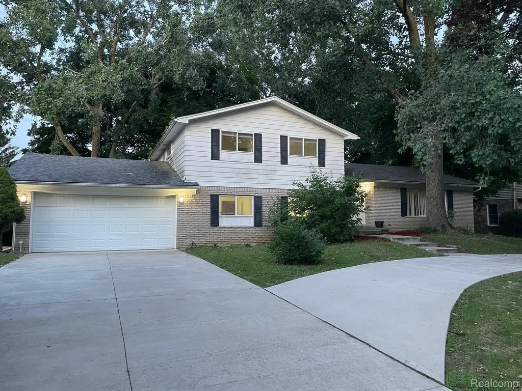 7421 Heather Heath West Bloomfield Charter Township MI 48322