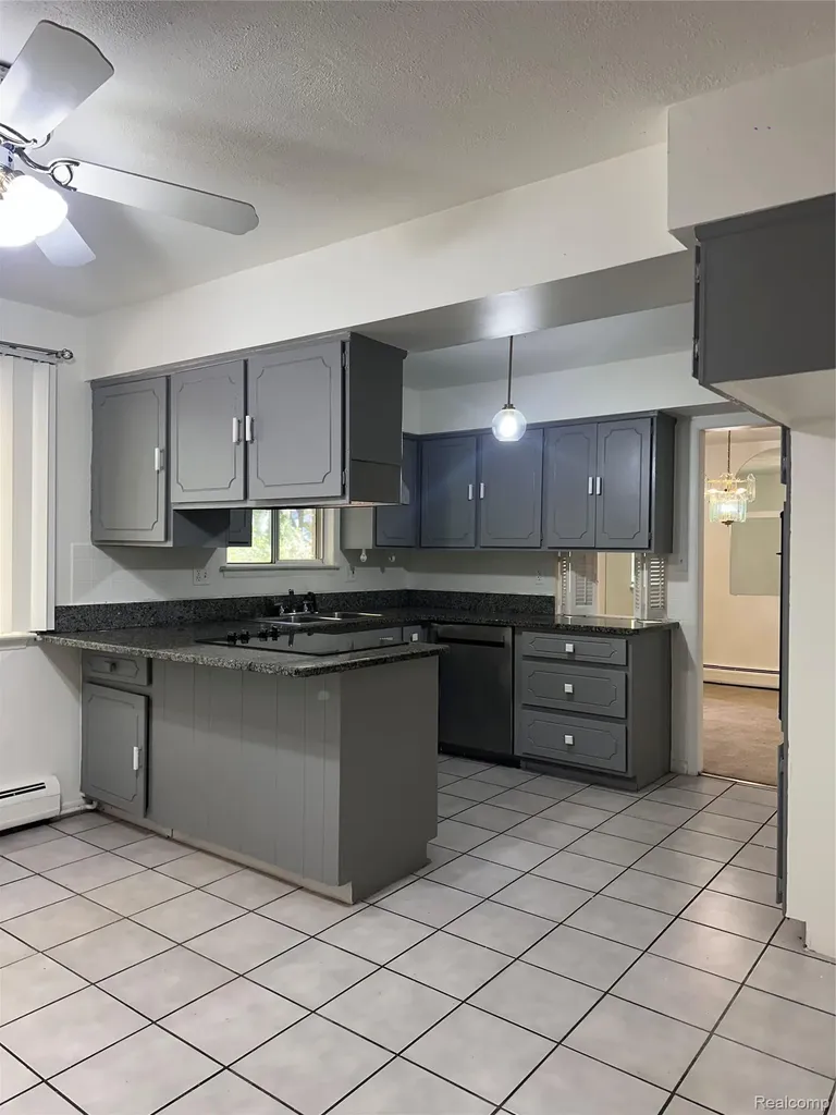 7421 Heather Heath West Bloomfield Charter Township MI 48322