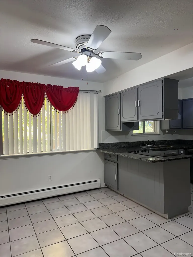 7421 Heather Heath West Bloomfield Charter Township MI 48322