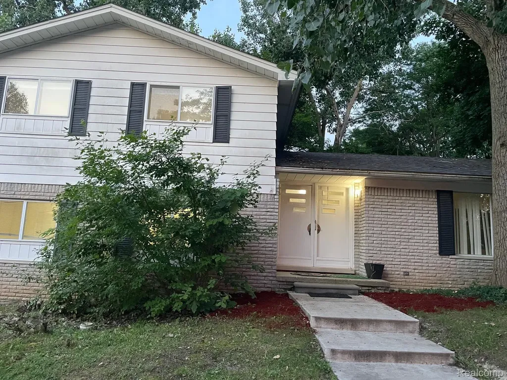 7421 Heather Heath West Bloomfield Charter Township MI 48322